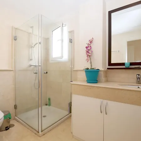 San Pedro Beachside Abril * Марбелья