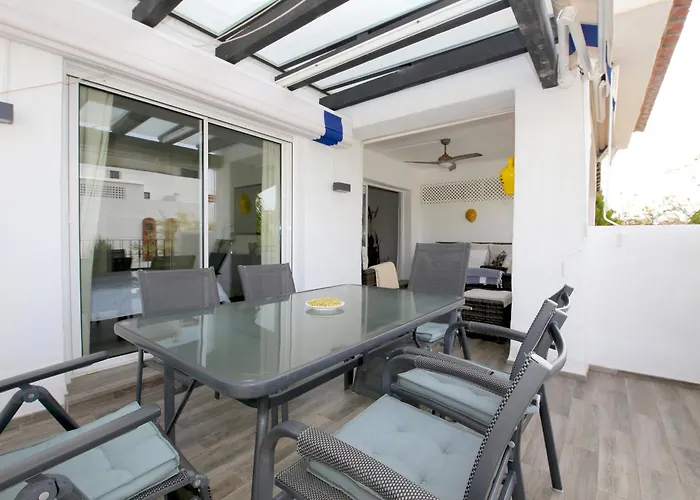 San Pedro Beachside Abril Апартаменты *