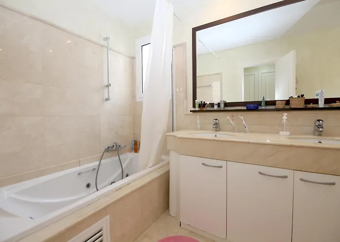 Апартаменты San Pedro Beachside Abril *